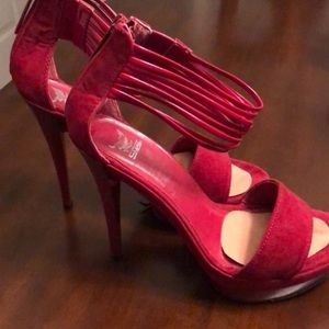 Sheikh like new sexy strappy red heels sz10